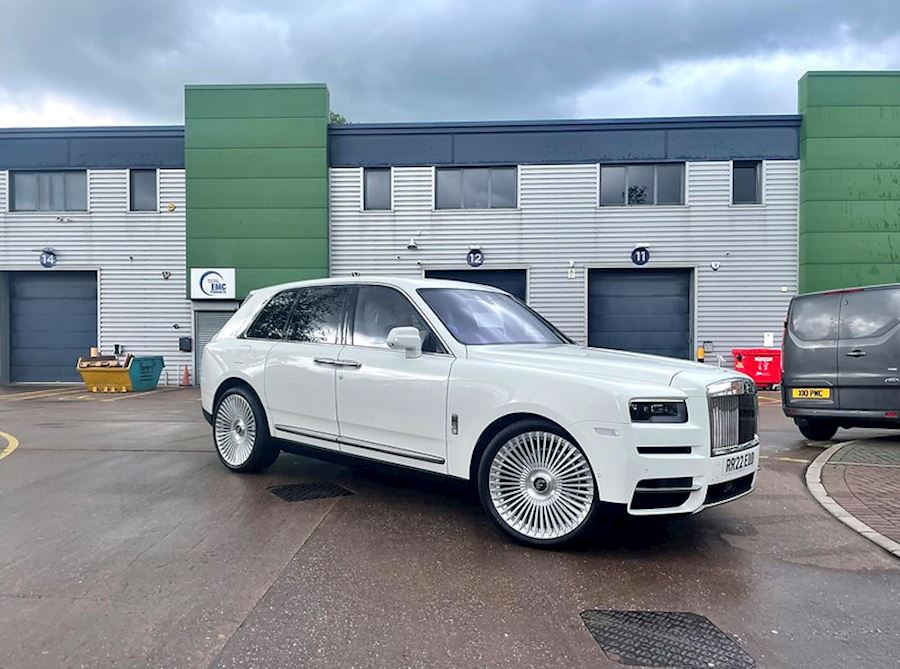 Rolls Royce Cullinan installed with Brushed Gloss Clear Forgiato wheels